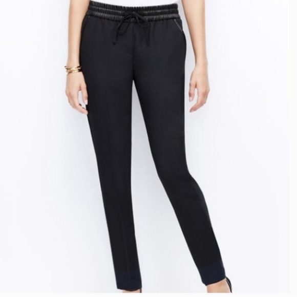 Ann Taylor Faux Leather Trim Pull-On Pants Women’s SZ 8 in Black - Picture 1 of 10